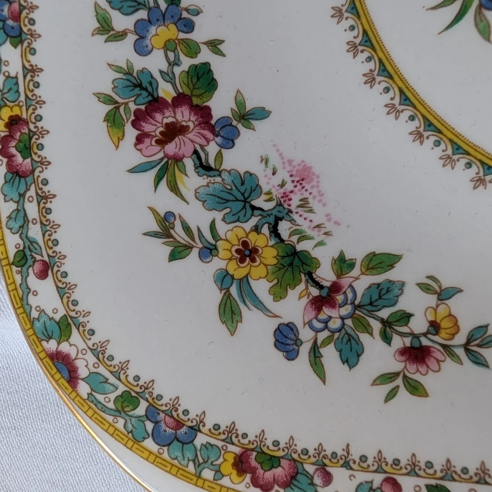 Coalport elegant cake